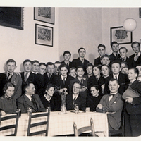 München, Städtische Höhere Handelsschule vormal Hansa-Heime, Absolvia 1940 (Gruppenfoto)